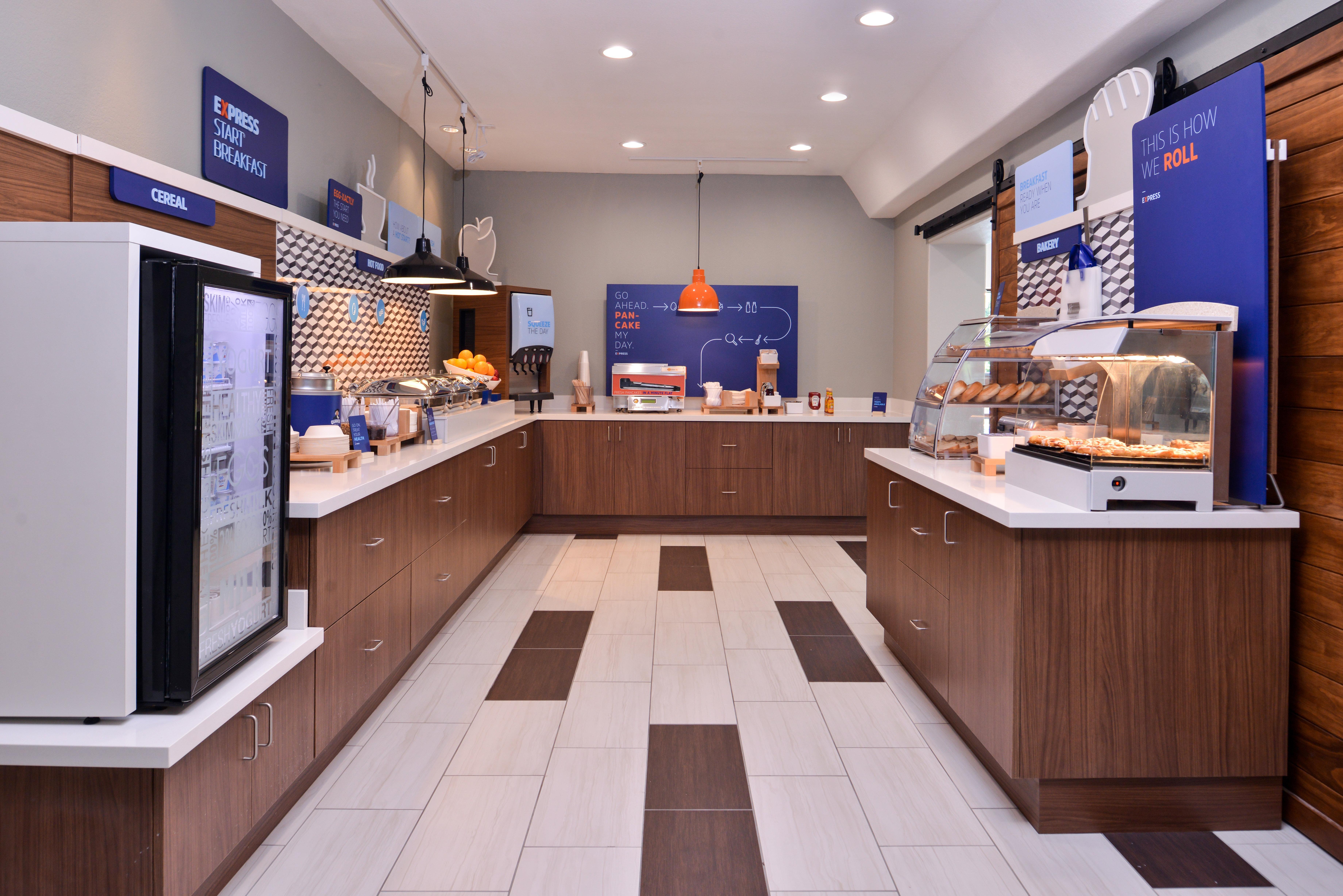 Holiday Inn Express Hotel & Suites Elgin By Ihg Εξωτερικό φωτογραφία